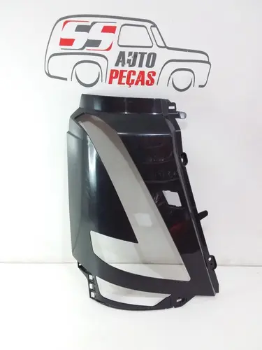 Moldura Acabamento Farol Direito Volvo Fh 2022 2023 Com Led