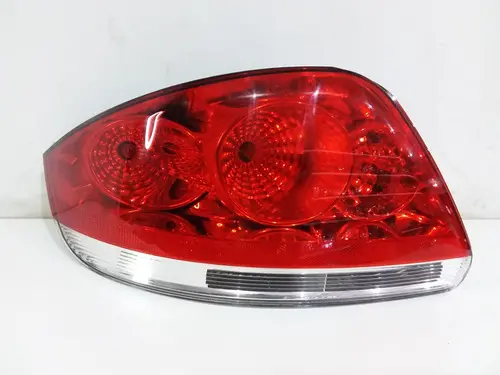 Lanterna Esquerda Fiat Linea 2009 A 2016 51873495 Detalhe