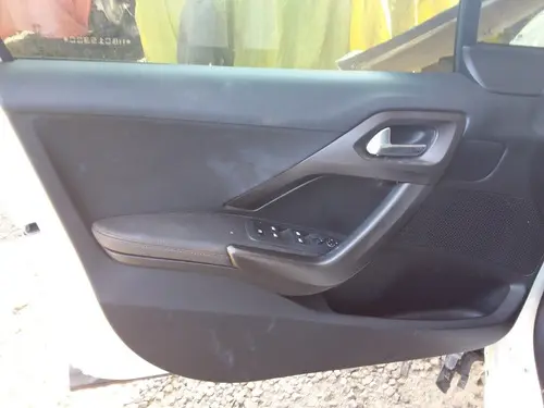 Forro De Porta Dianteiro Esquerdo Peugeot 2008 Griffe 2016.