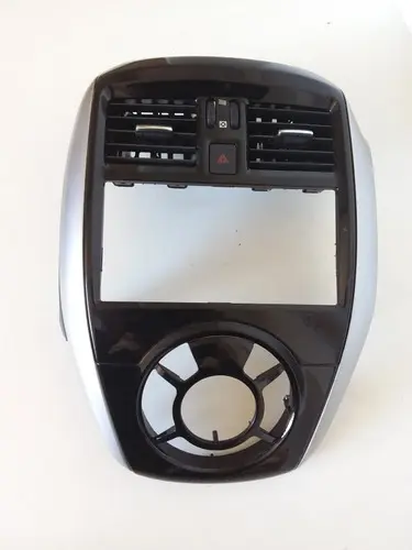 Moldura Central Painel Difusor Nissan Versa 17 18 Detalhes