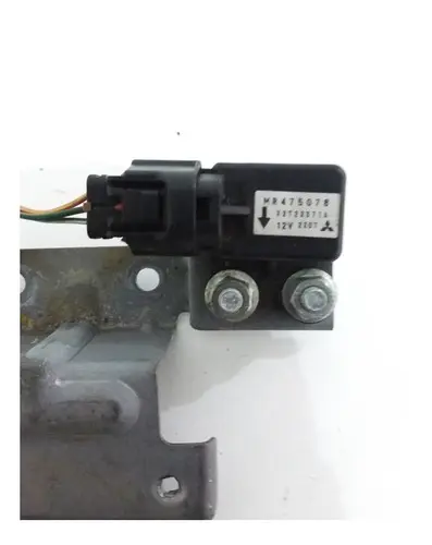 Sensor Impacto Mitsubishi Tr4 2010 11 12 13 2014 Mr475078