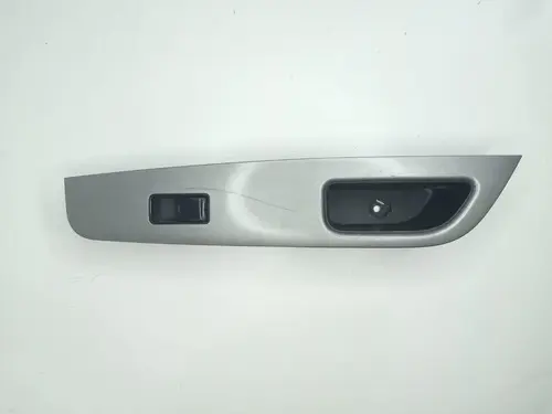 Botão Moldura Dianteiro Direito Nissan Livina 2012 013 2014