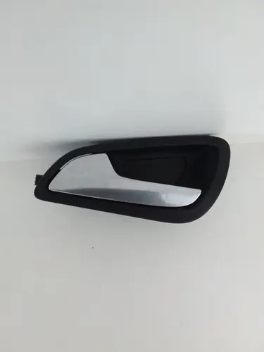 Maçaneta Interna Dianteira Esquerda Cromada Ford Focus 14 15
