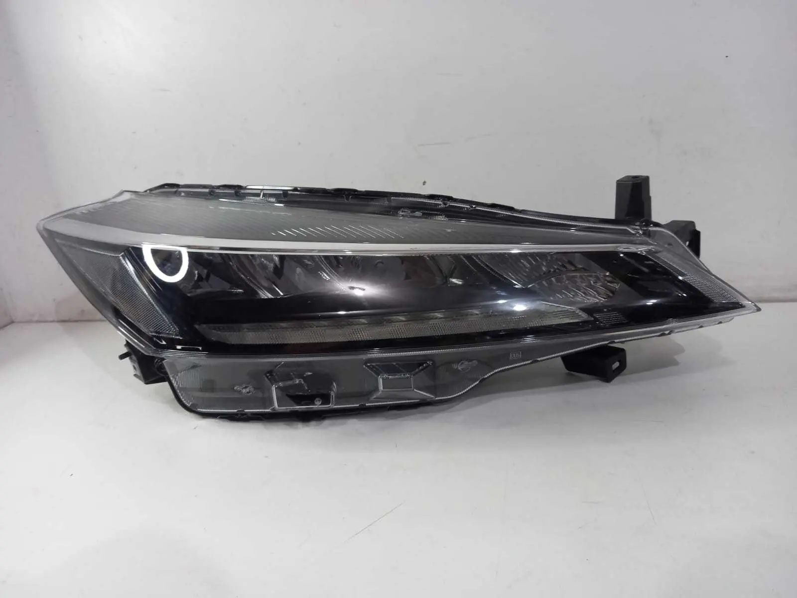 Farol Direito Nissan Kicks 2021 2022 260105r15a Led Xenon