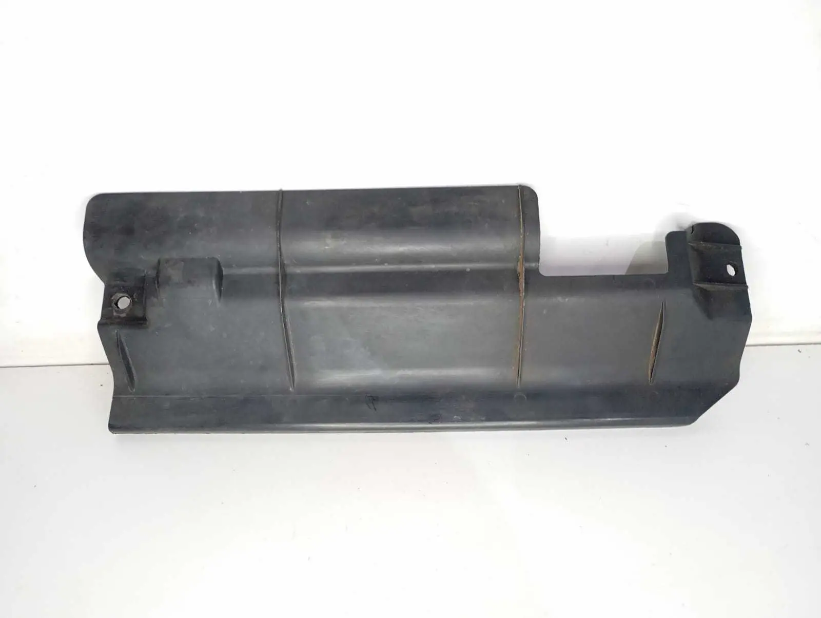 Defletor Ar Radiador Fiat Punto 2008 2009 2010 2011 51799018