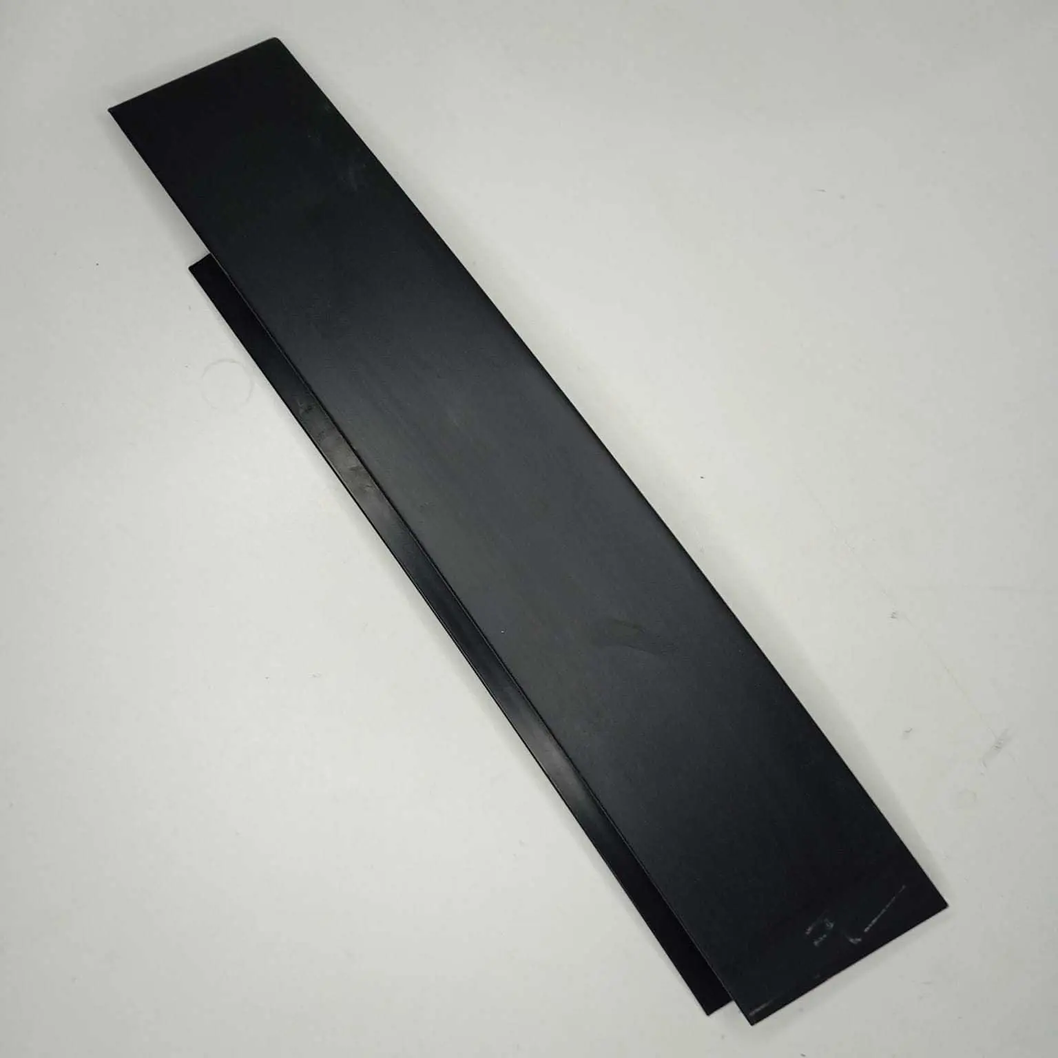Moldura Porta Traseira Direita Gm Cruze Sedan 2012 à 2016 Detalhes