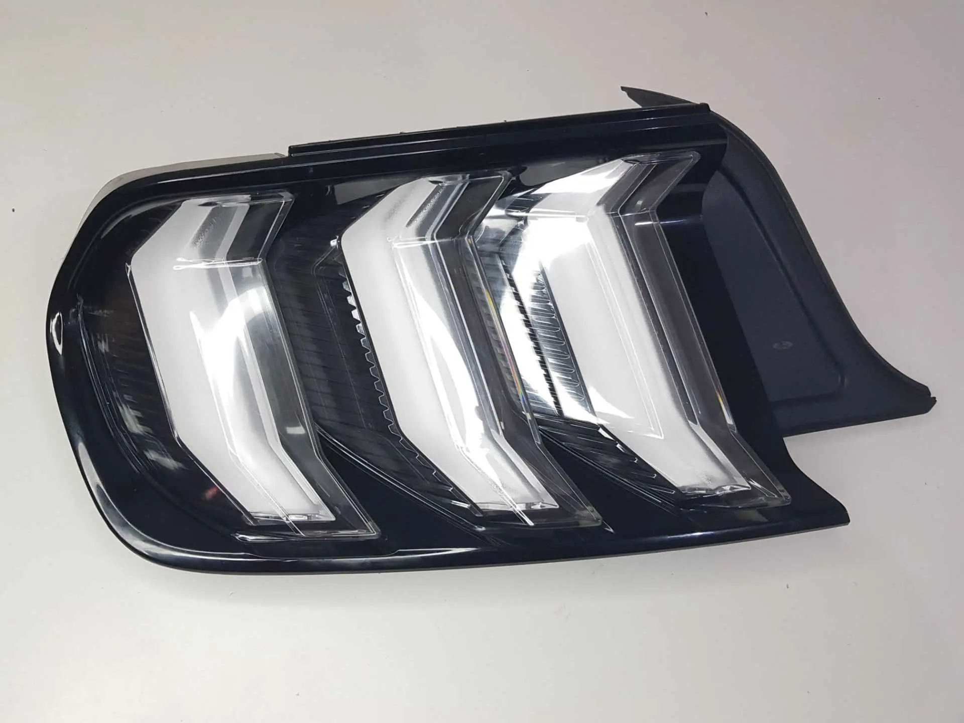 LANTERNA ESQUERDA FORD MUSTANG 2018 2019 2020 2021 2022 LED
