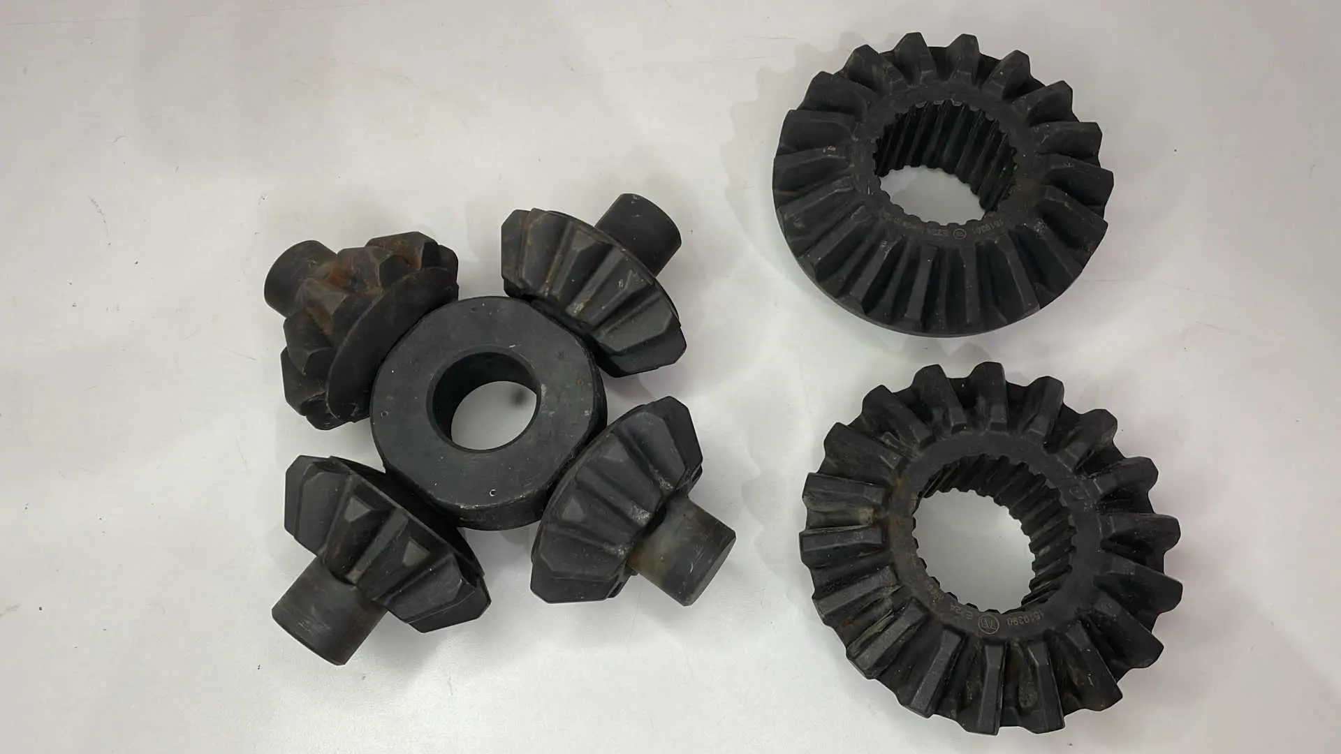 REPARO CAIXA SATELITE DIFERENCIAL SCANIA R113 R143 R124
