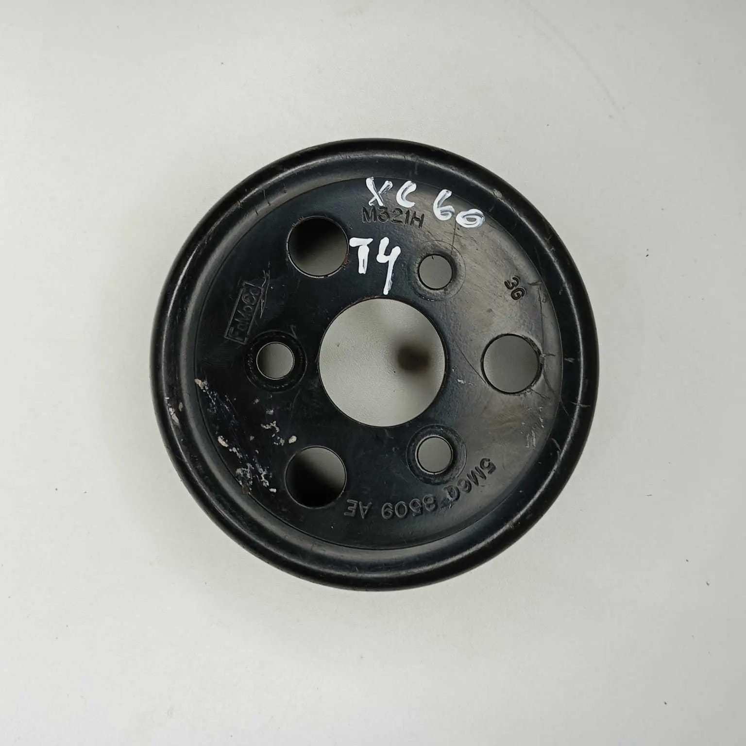 Polia Bomba Agua Volvo Xc60 T5 2.0 2012 2013 2014 2015