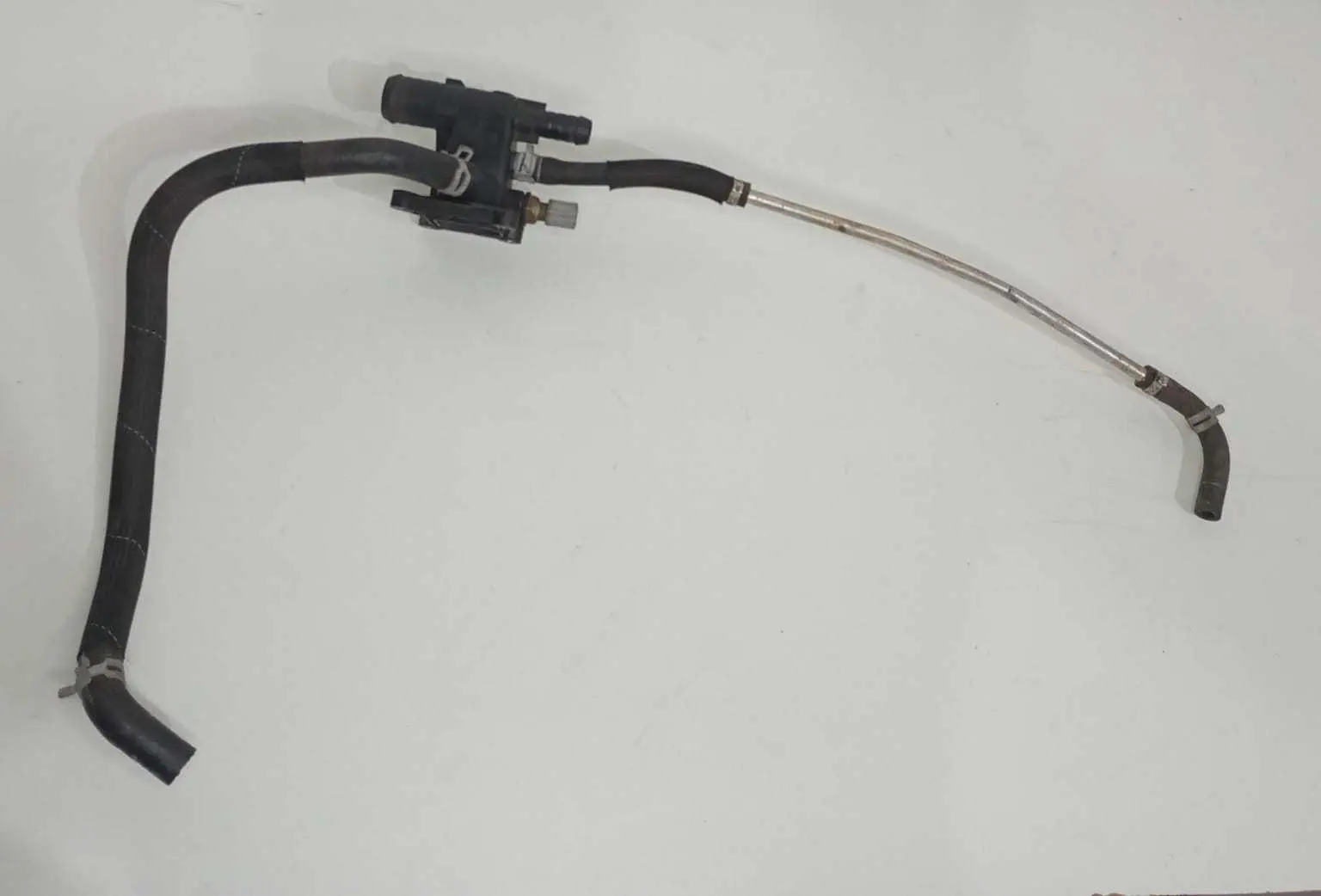 carcaça Fange Cavalete Agua Motor Volvo Xc60 T5 2.0 2012 À 2015
