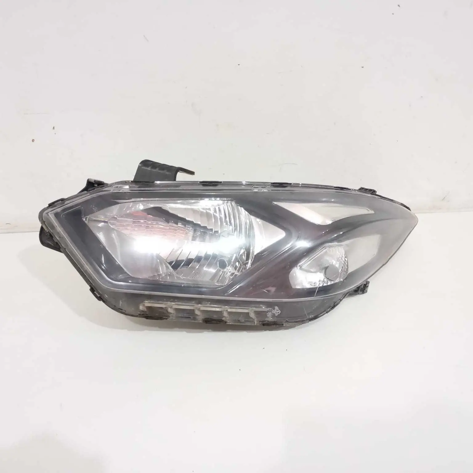 Farol Esquerdo Chevrolet Onix Prisma 2016 A 2019