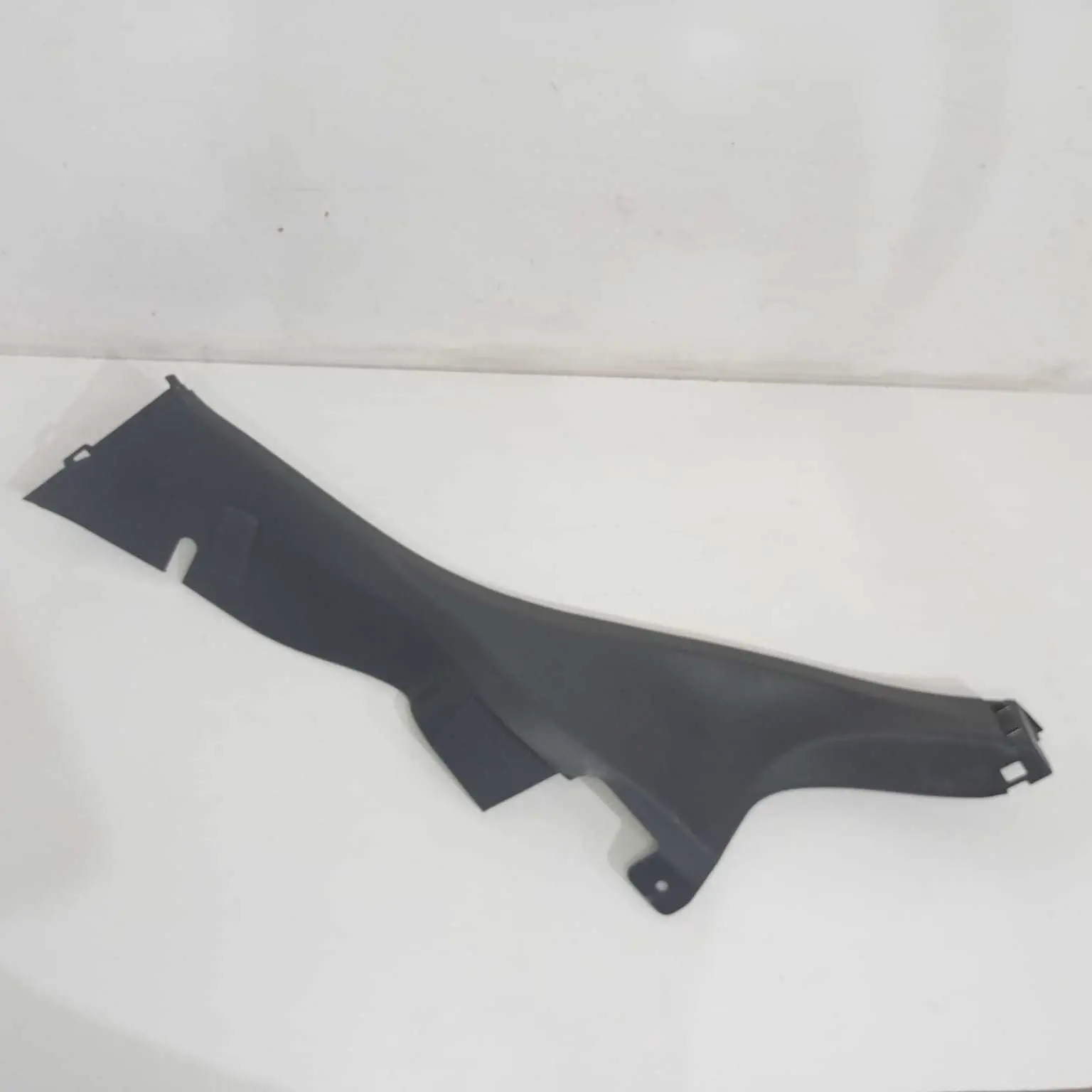 Moldura Lateral Esquerd Banco Traseiro New Fiesta Sedan 2011