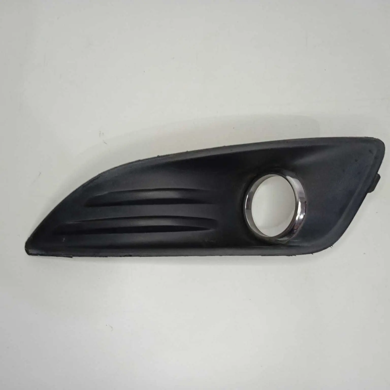 Moldura Farol Milha Esquerdo New Fiesta 2013 À 2016 Nacional