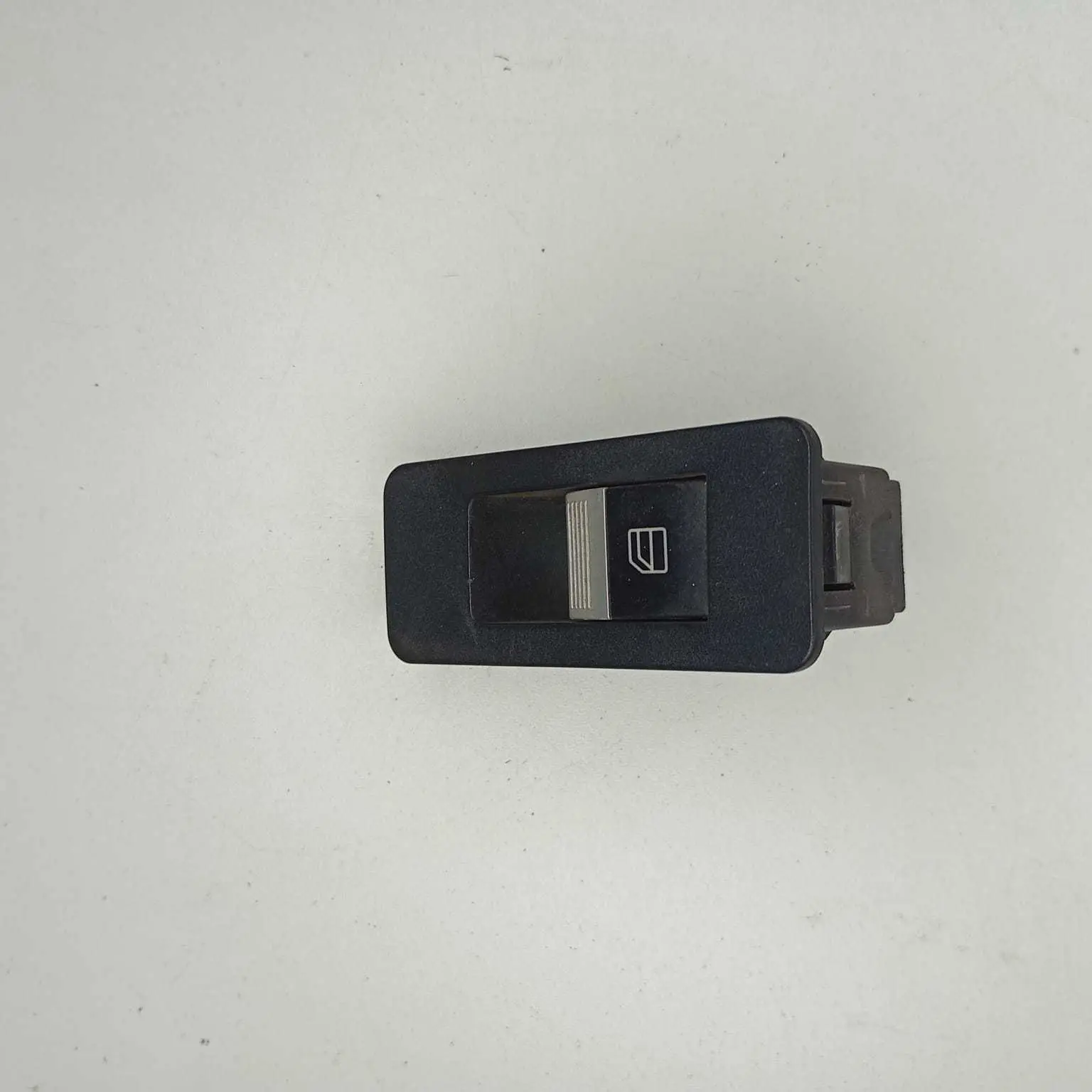 Botão Vidro Porta Traseira Direita Lifan X60 2013 2014 20015