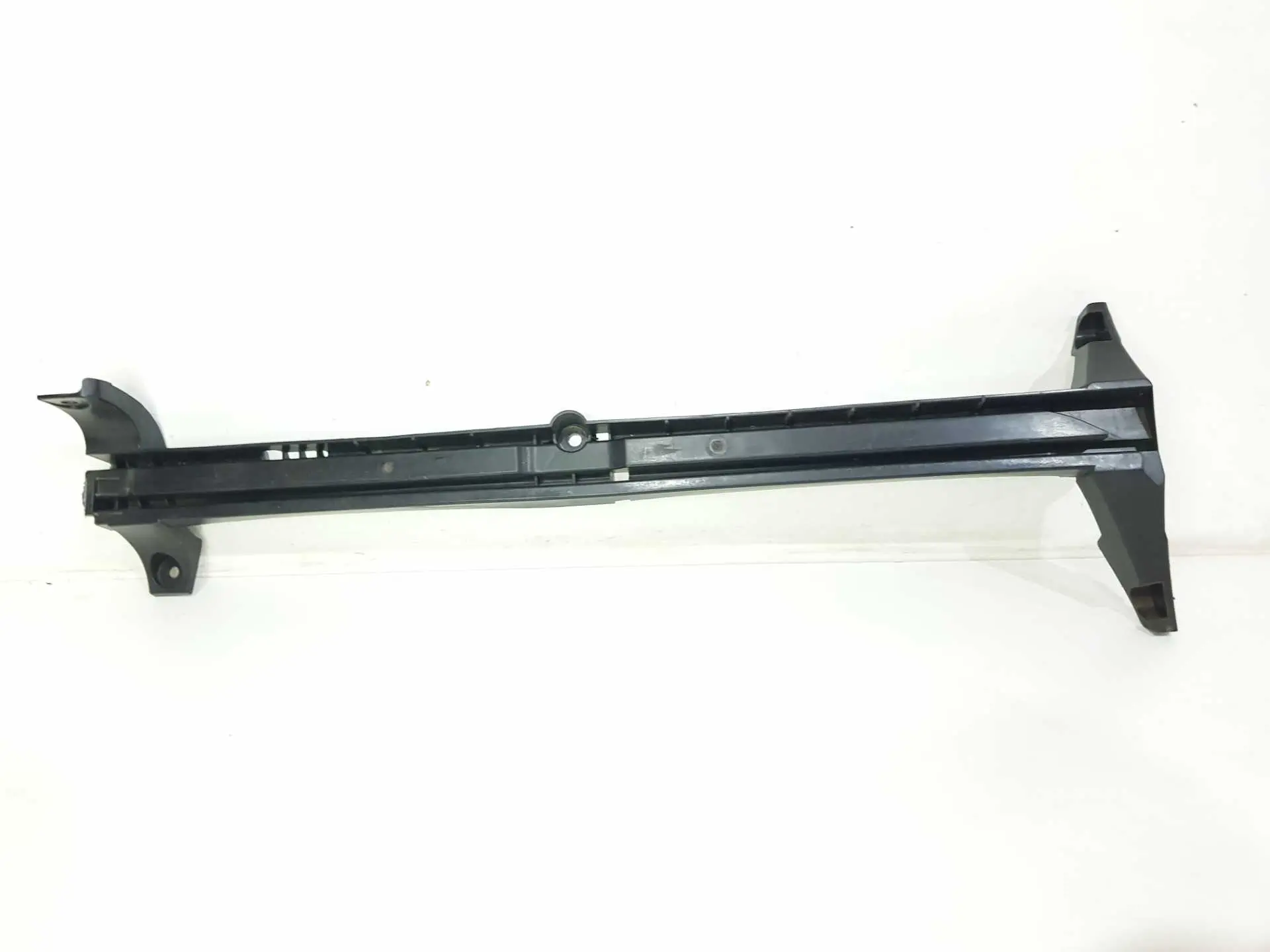 GUARNIÇÃO TRILHO PORTA MALAS DIREITO VOLVO XC60 2012 A 2015