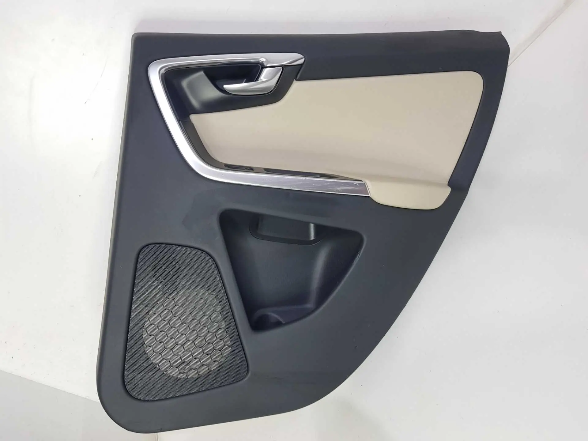 FORRO PORTA TRASEIRO DIREITO VOLVO XC60 2012 A 2017