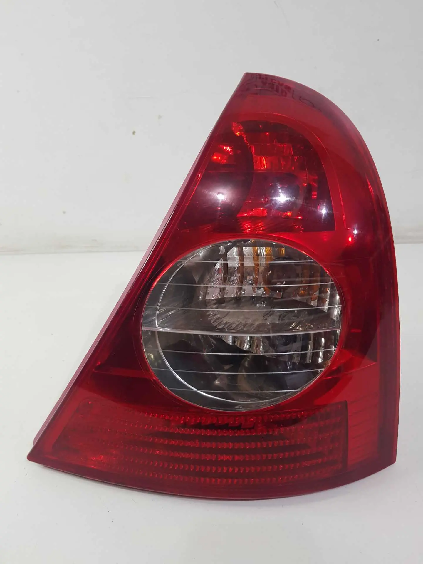 LANTERNA TRASEIRA DIREITA RENAULT CLIO 2003 A 2012