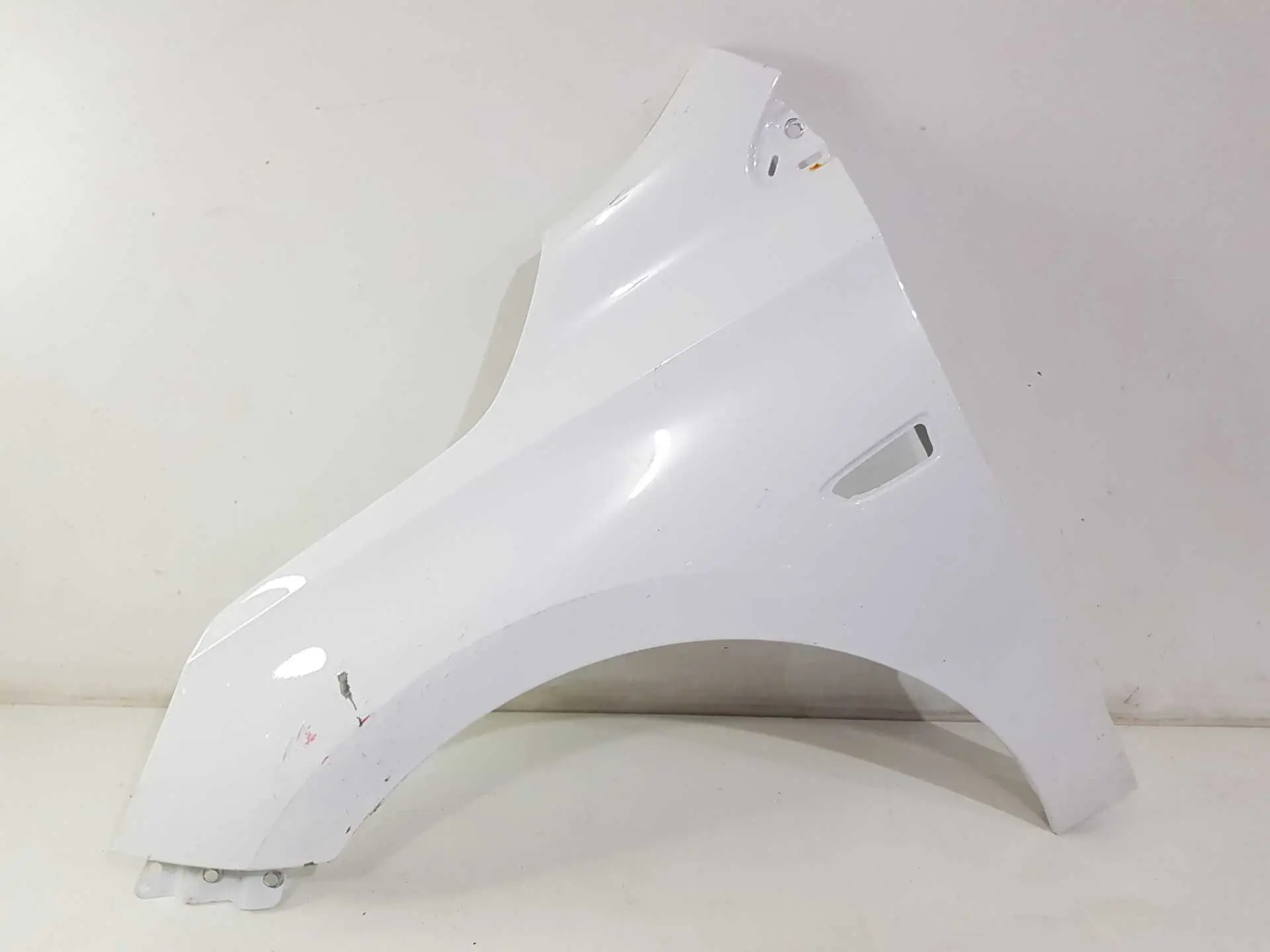 PARALAMA ESQUERDO CHEVROLET ONIX 2021 2022 2023 2024 2025