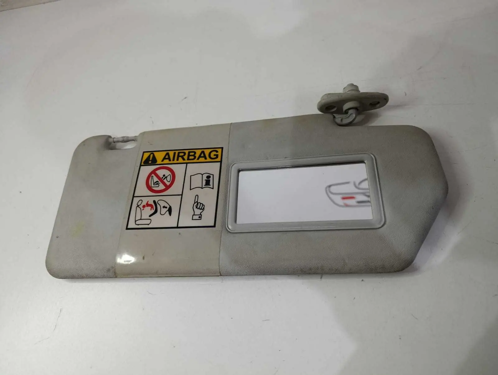 Quebra Sol Tapa Sol Direito Fiat Uno Fiorino 2013 A 2017