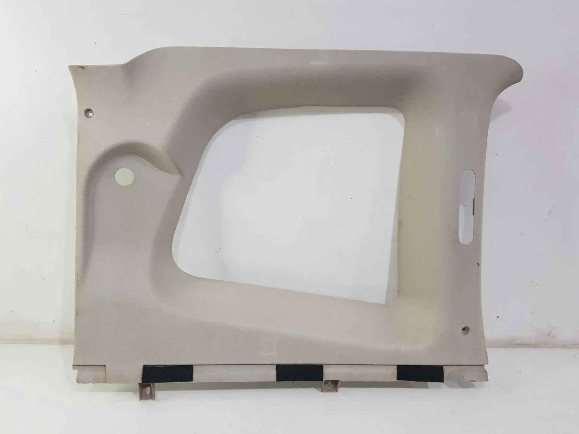 MOLDURA COLUNA ESQUERDA FIAT STRADA CD 2009 A 2012