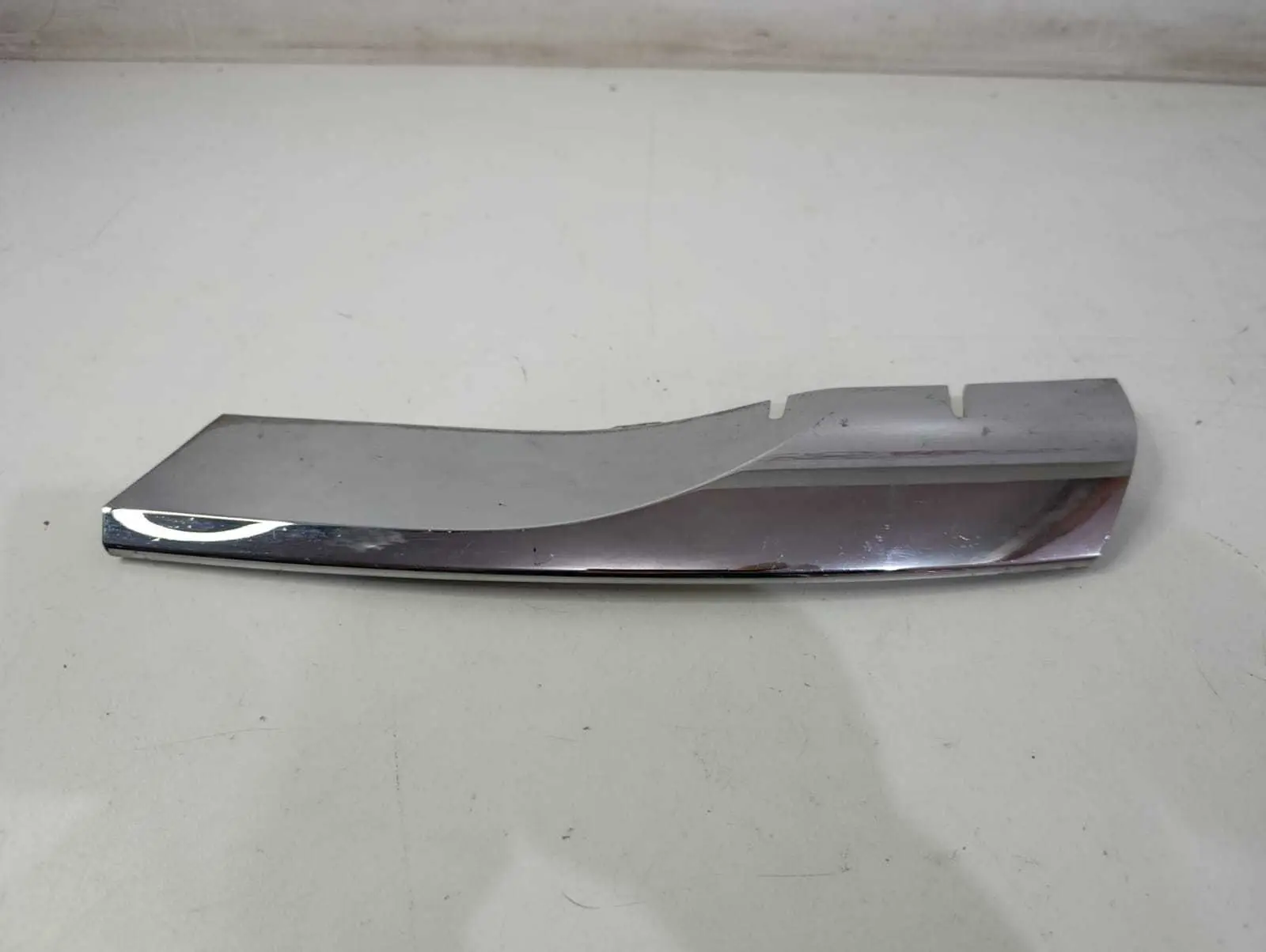 Friso Superior Esquerdo Grade Hilux 16 17 18 19 20 Original