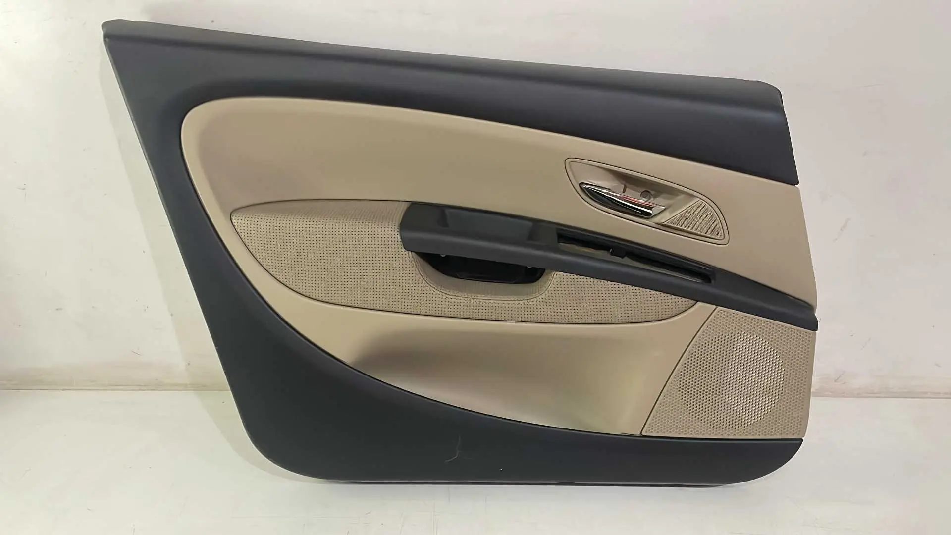 FORRO PORTA DIANTEIRO ESQUERDO FIAT LINEA 2014 2015 2016