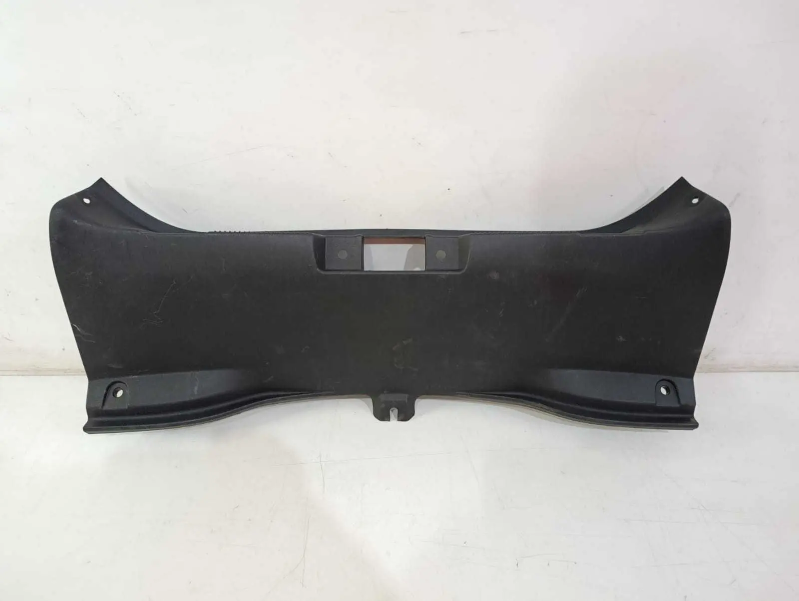 Moldura Interna Porta Malas Fiat Linea 2009 2010 2011