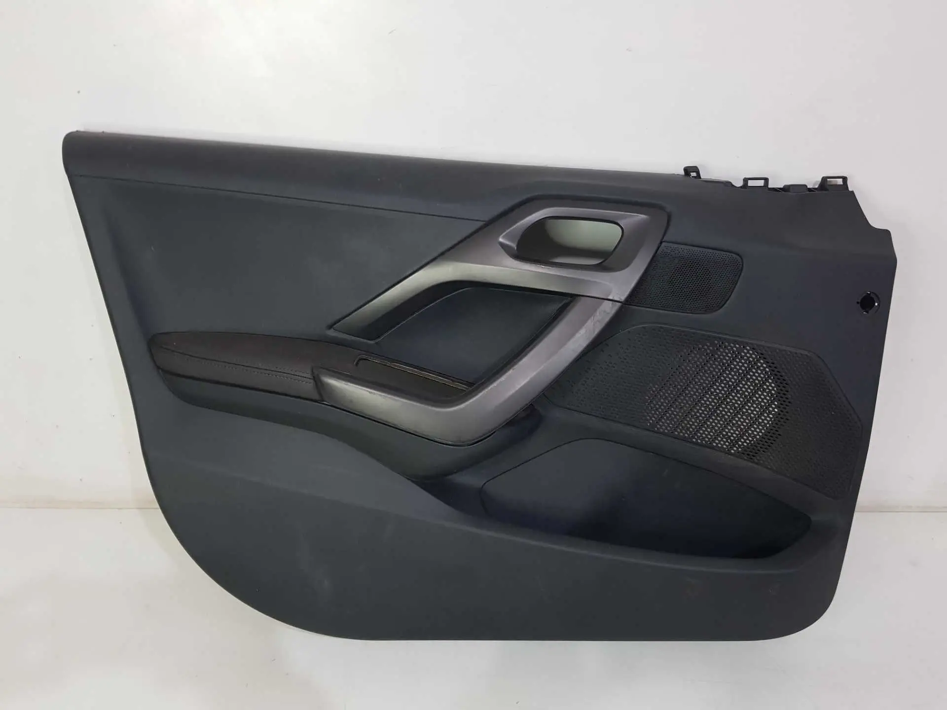 FORRO PORTA DIANTEIRO ESQUERDO PEUGEOT 208 2014 A 2019