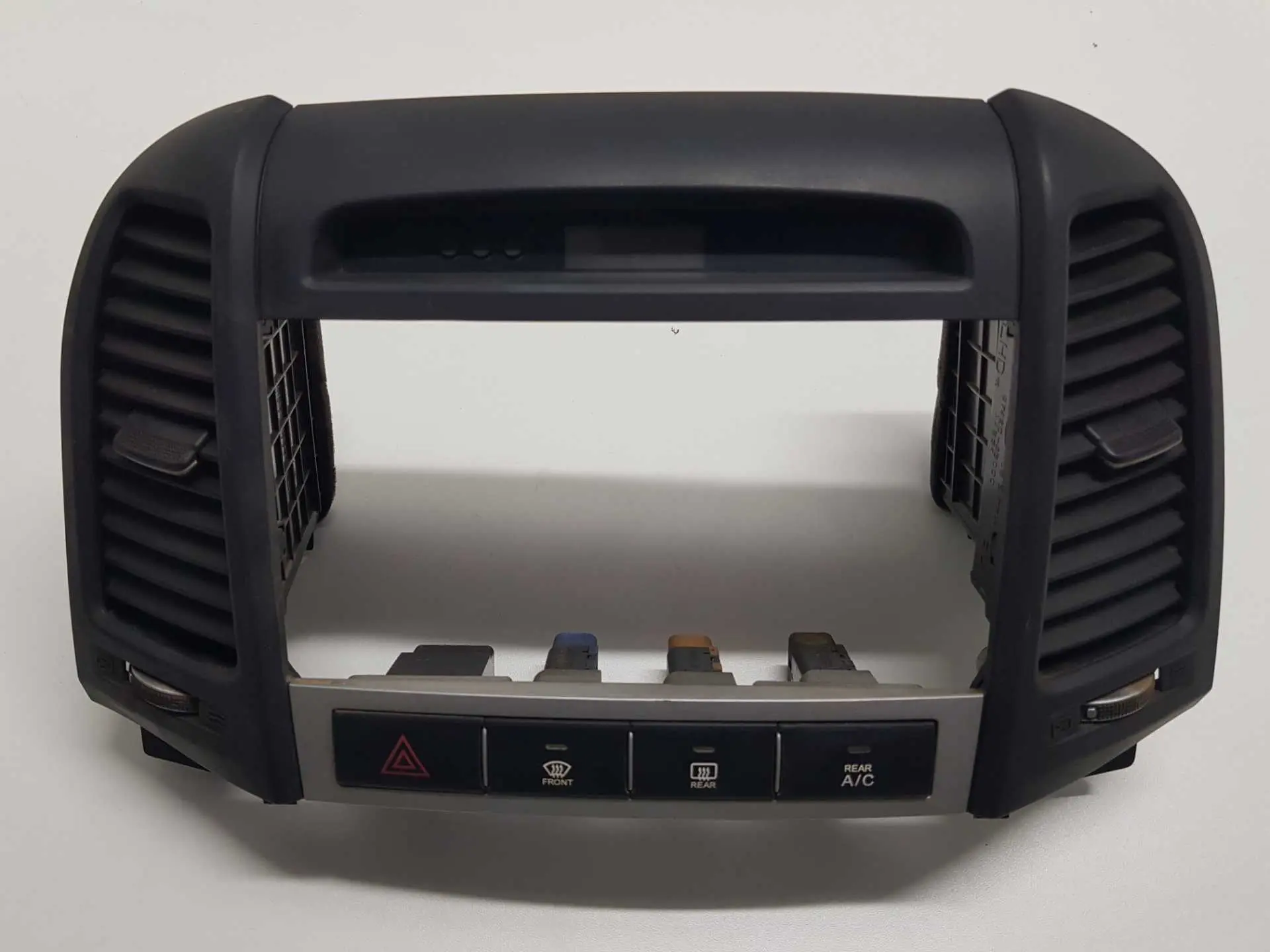 MOLDURA RADIO CENTRAL HYUNDAI SANTA FE 2009 A 2012