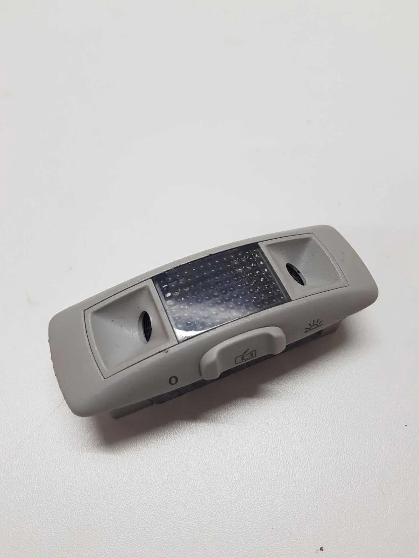 LUZ DE TETO CORTESIA GOLF SPORTLINE 2008 A 2013