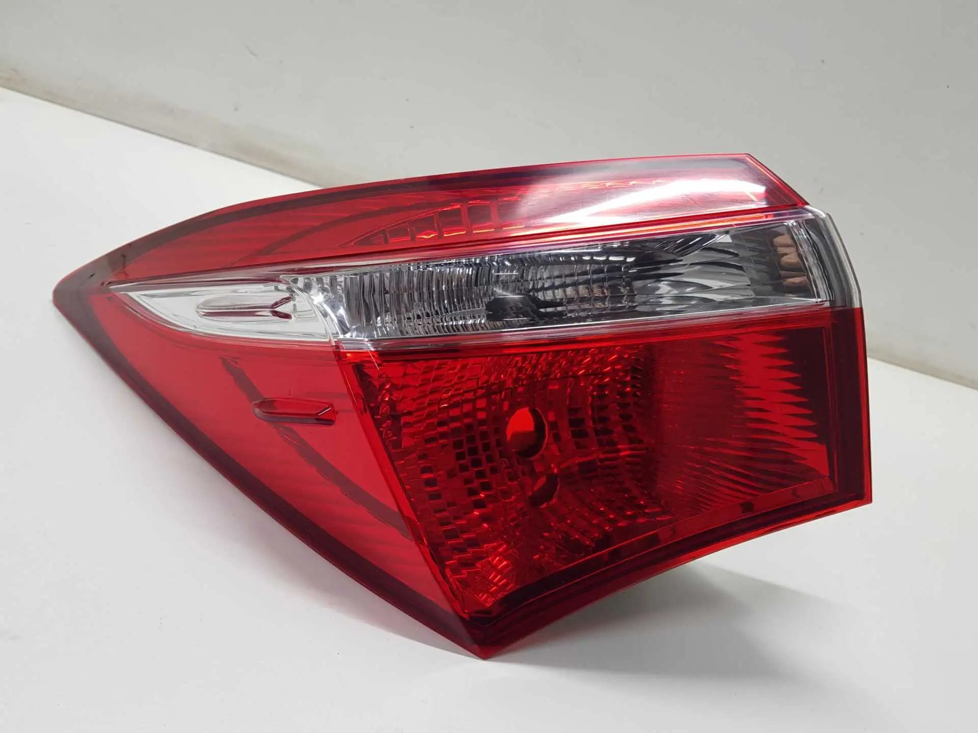 LANTERNA ESQUERDA COROLLA 2015 2016 2017 ORIGINAL