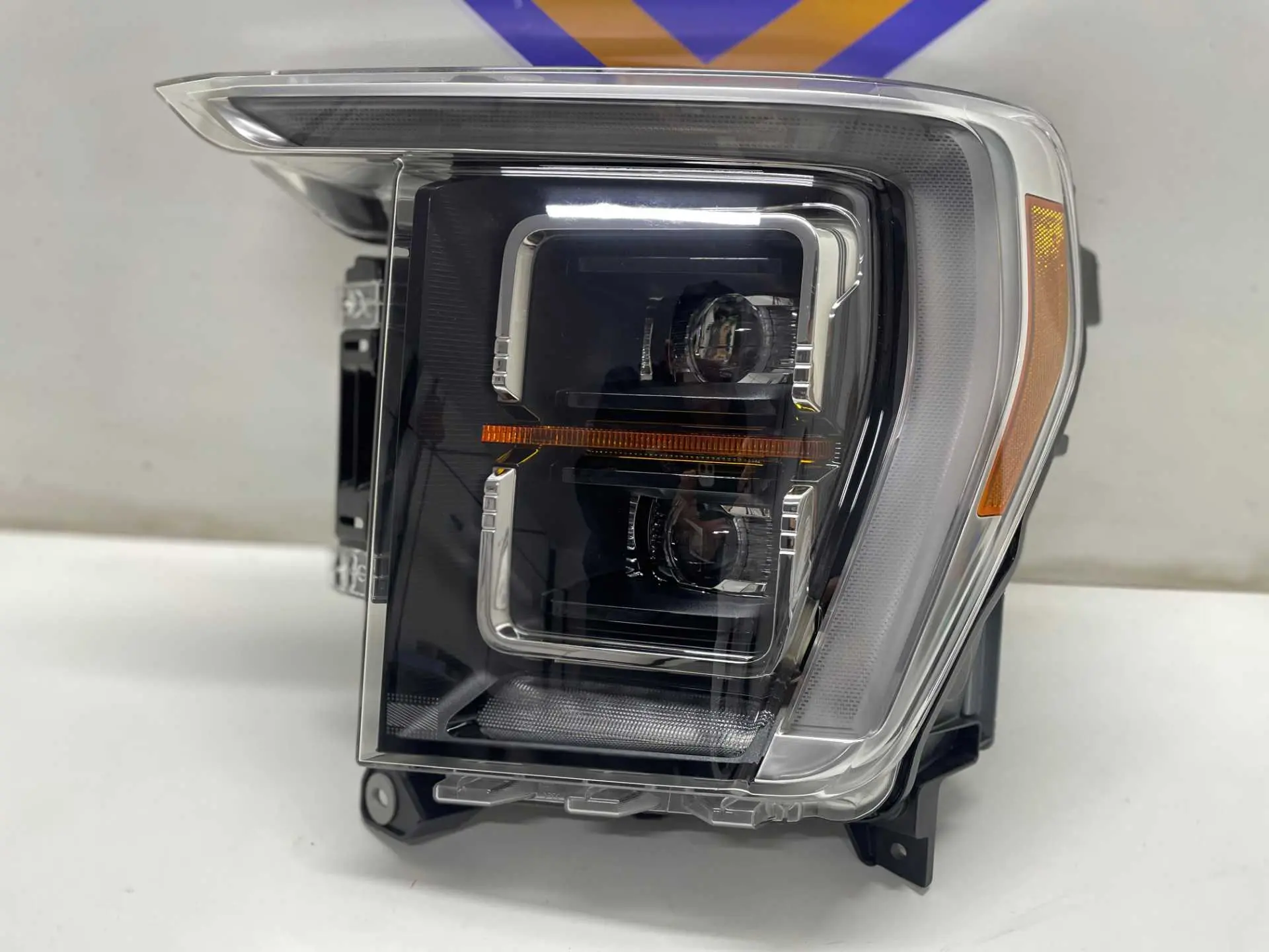 FAROL ESQUERDO FORD F150 2024 2025 LED XENON