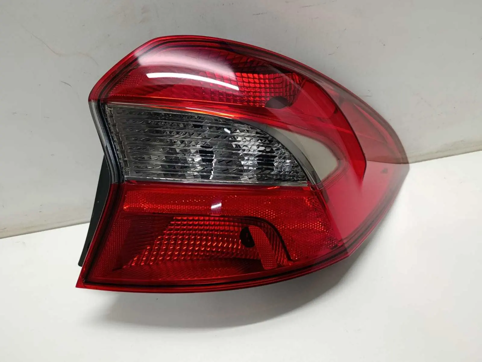 Lanterna Direita Ford Ka Sedan 2019 2020 21 22 Fume Detalhe