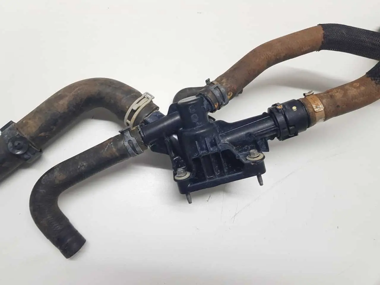 CARCAÇA VALVULA TERMOSTATICA TRACKER 1.0 TURBO 2021 A 2025