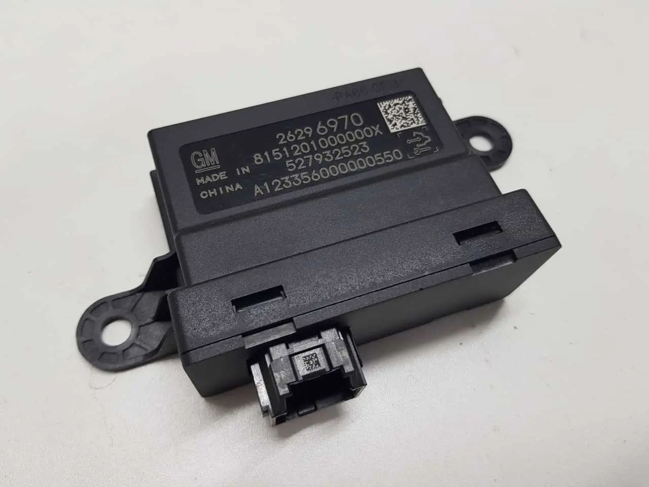 MODULO SENSOR ESTACIONAMENTO TRACKER ONIX 2021 A 2025