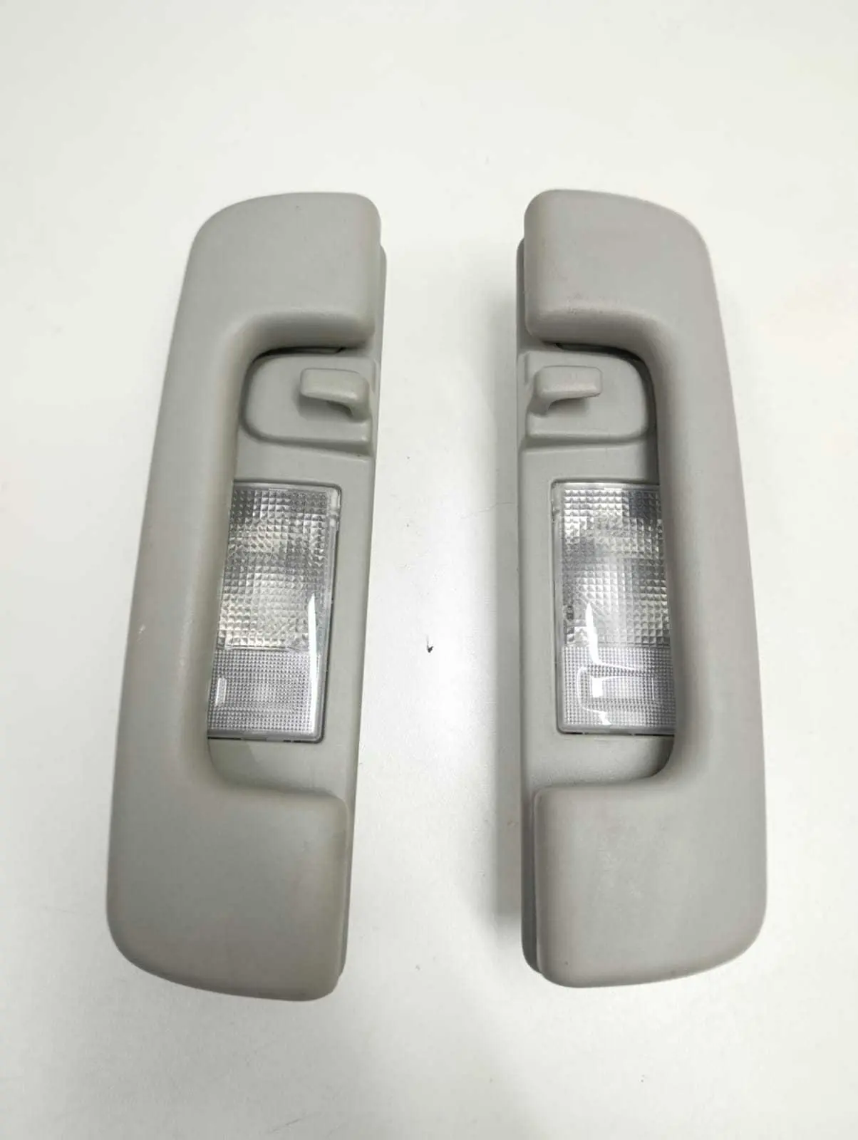 Alça Teto Luz Cortesia Traseira Cadillac SRX 2011 2012 Par