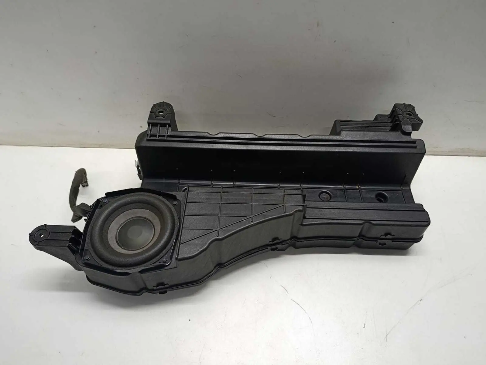 Caixa Som Subwoofer Original Cadillac Srx 2011 2012 15950544