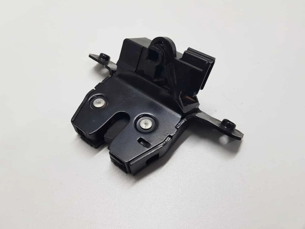 FECHADURA TAMPA TRASEIRA CHEVROLET TRACKER 2021 A 2026
