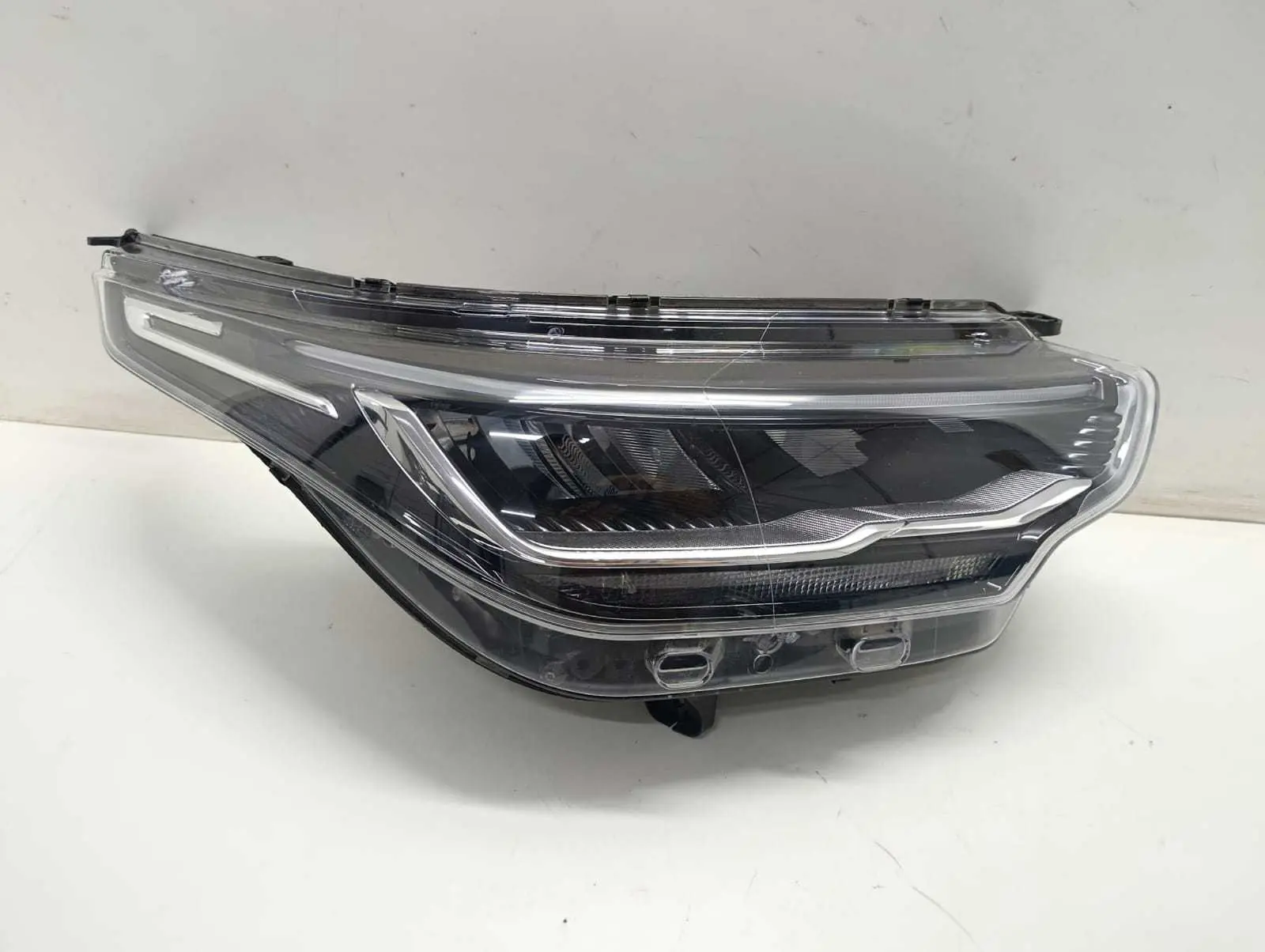 Farol Direito Fiat Strada 2021 2022 2023 Full Led 100259421