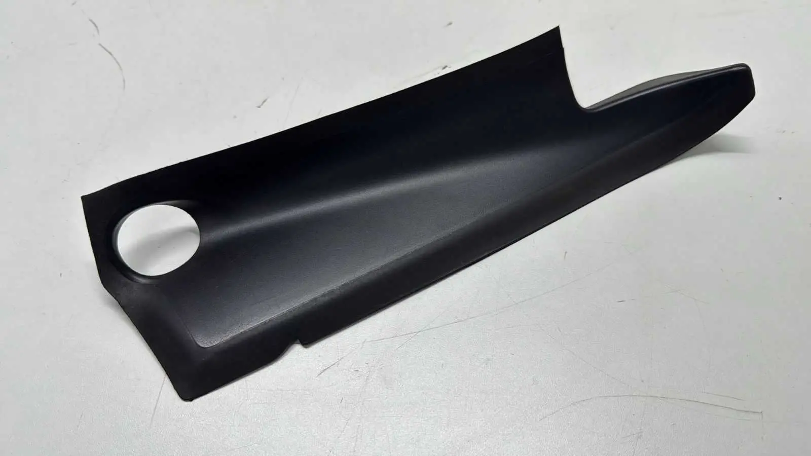 MOLDURA DIREITA PORTA MALAS PEUGEOT 3008 2011 A 2015
