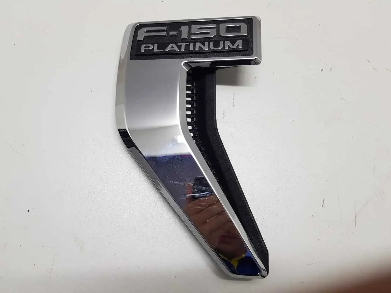 EMBLEMA MOLDURA PARALAMA ESQUERDO FORD F150 F-150 2022 2023