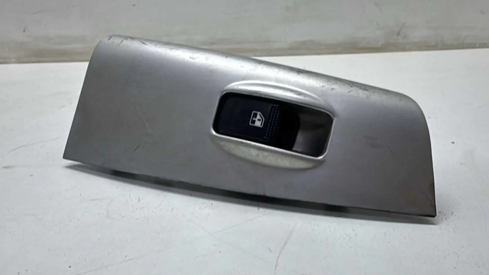 Botao Moldura Vidro Kia Sportage 2006 A 2008 TRAS DIREITO