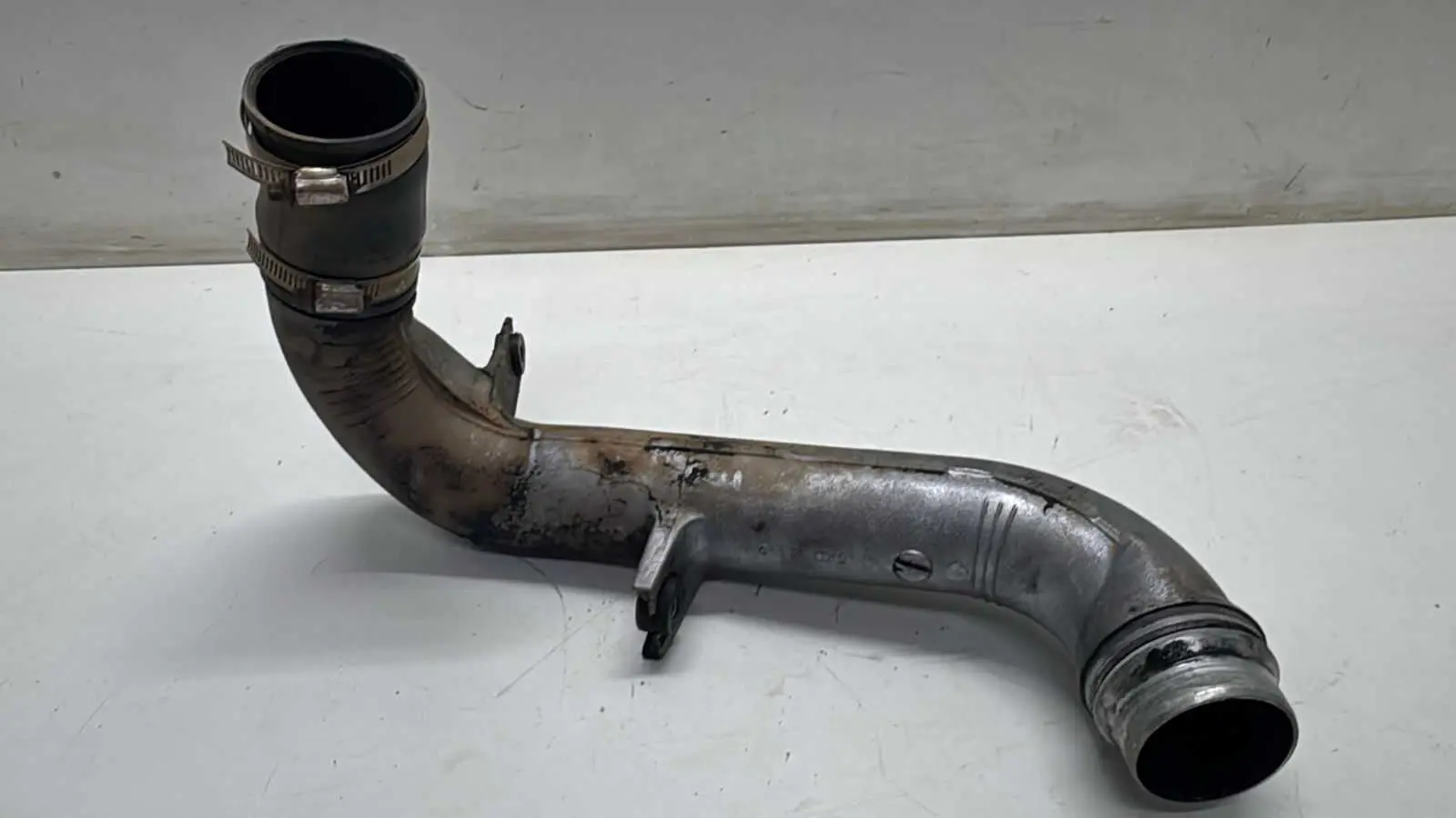 TUBO INTERCOOLER NISSAN FRONTIER 2.5 2013 2014 2015 2016