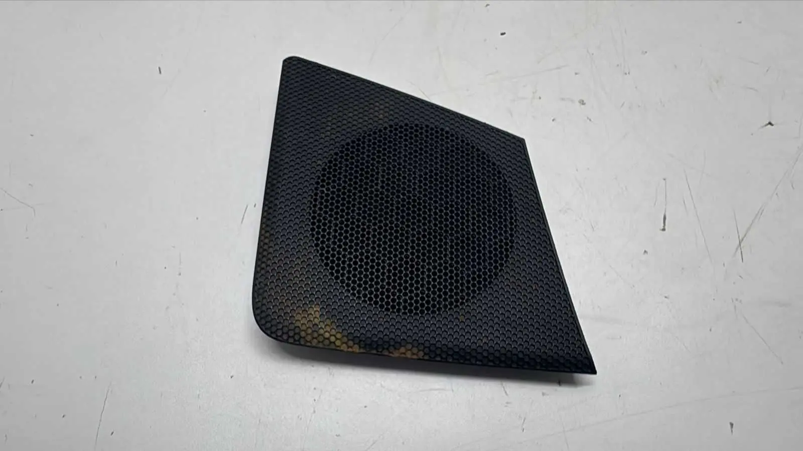 MOLDURA TAMPA TWEETER DIREITO TOYOTA ETIOS 2013 A 2020