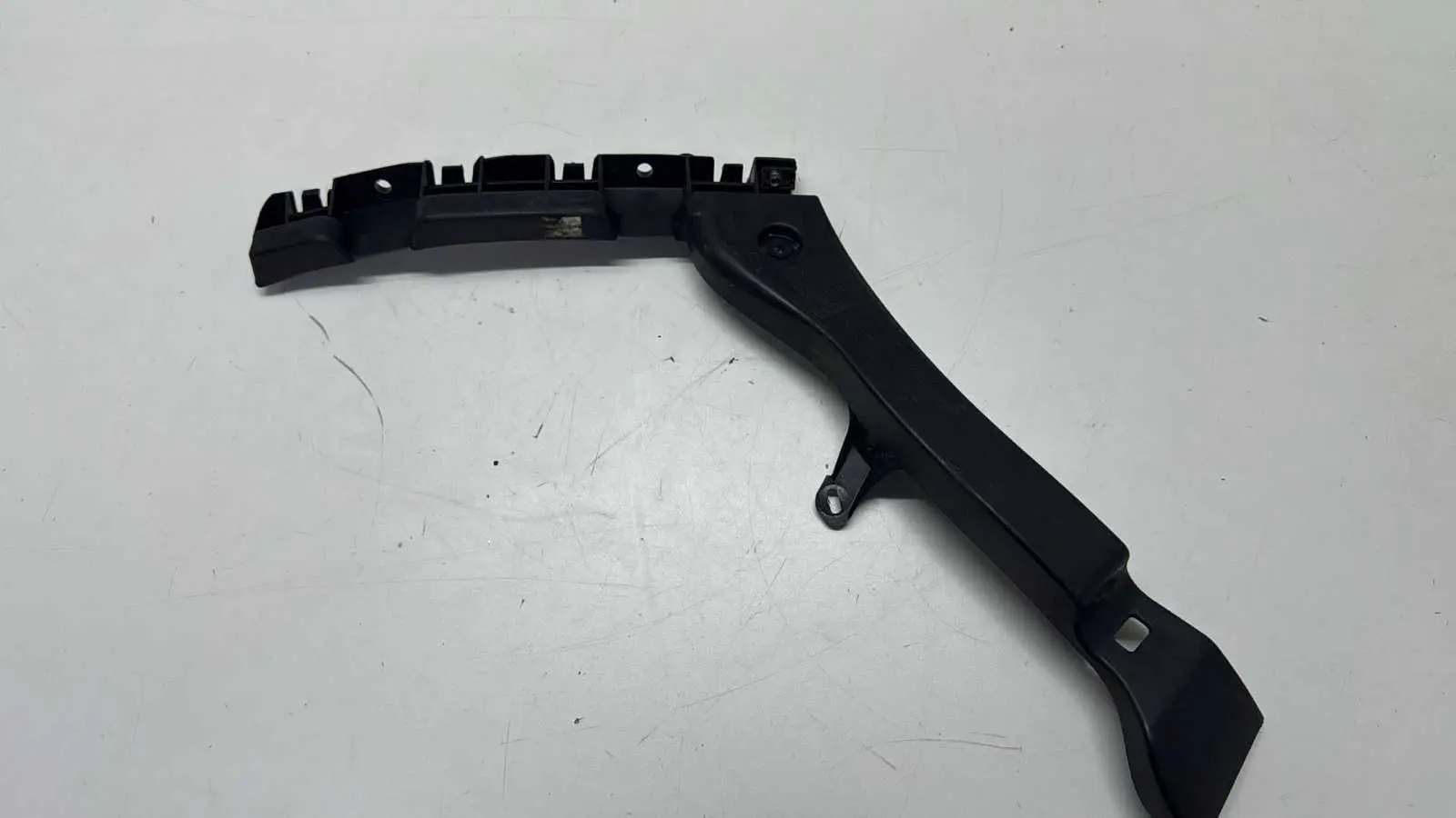 GUIA PARACHOQUE TRASEIRO DIREITO PEUGEOT 3008 2011 A 2016