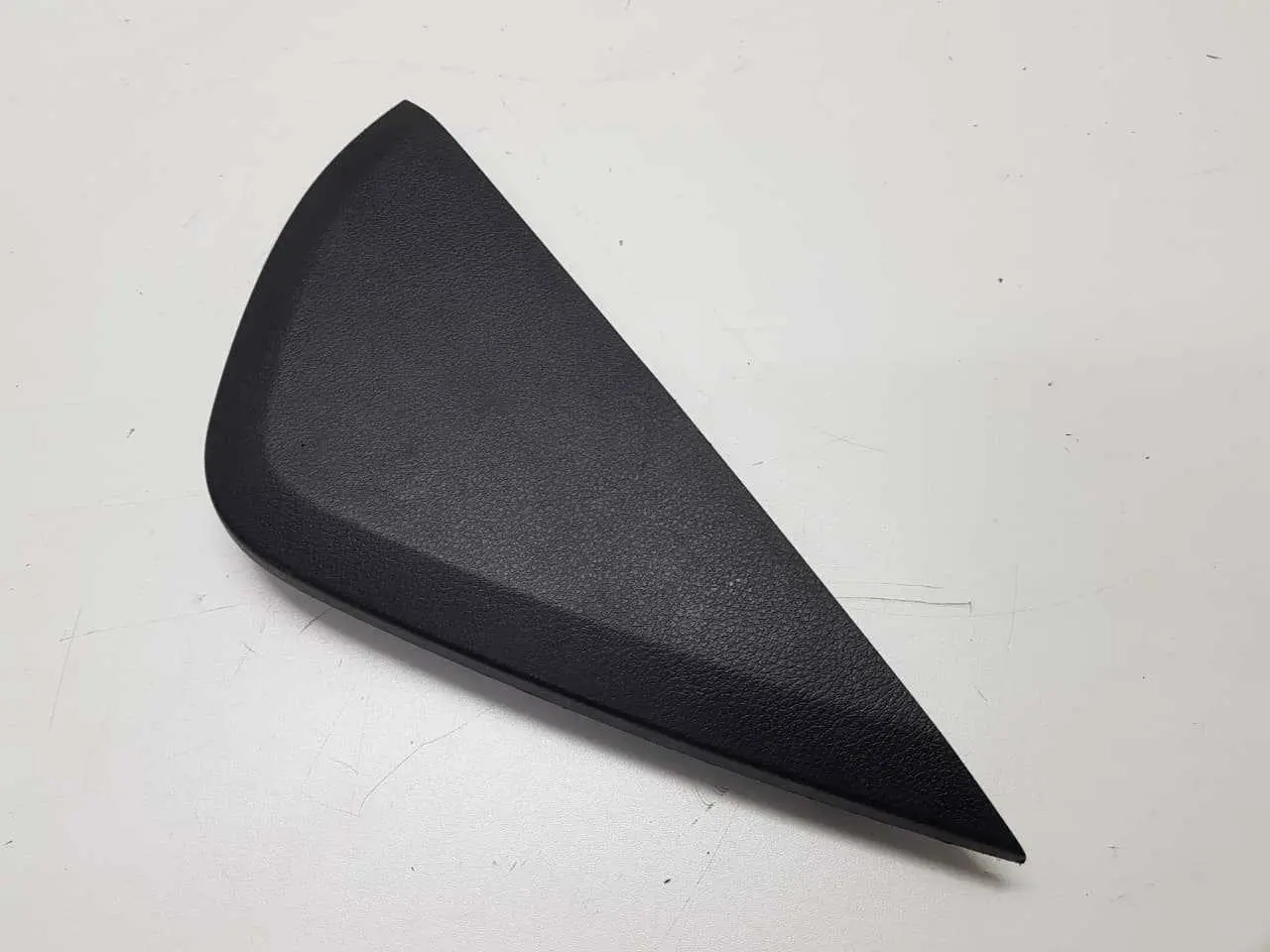 ACABAMENTO LATERAL DIREITO PAINEL RENEGADE 2015 A 2025