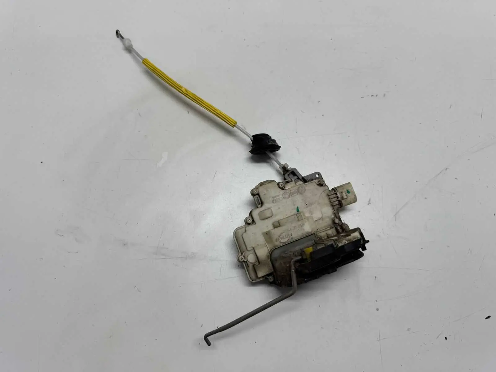 FECHADURA DIANTEIRA DIREITA AUDI A3 SPORTBACK 2007 A 2012