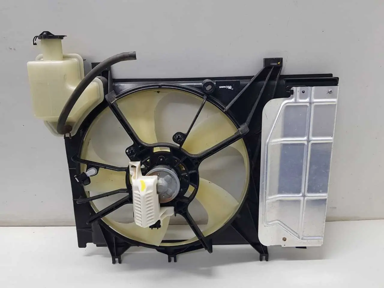 VENTUINHA E DEFLETOR RADIADOR ETIOS 2013 A 2021 1.3 E 1.5
