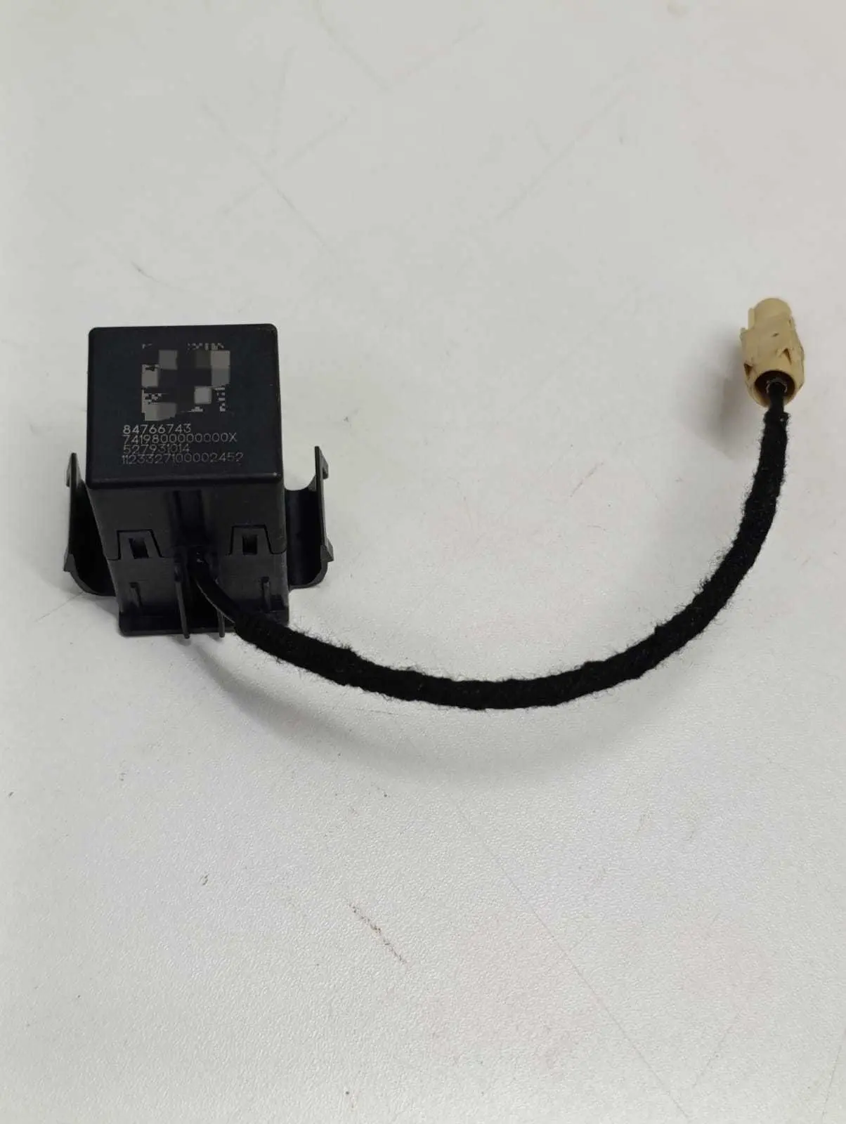 Antena Amplificador Gm Tracker 2021 2022 2023 2024 84766743