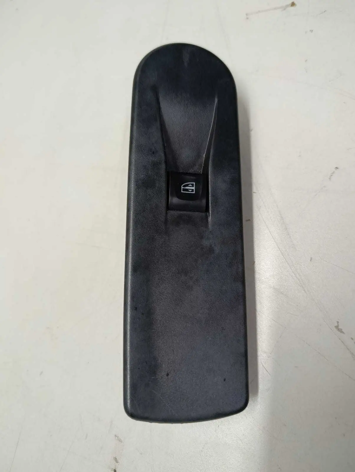 Botão Vidro Eletrico Dianteiro Direito Captur 2018 2019 2020